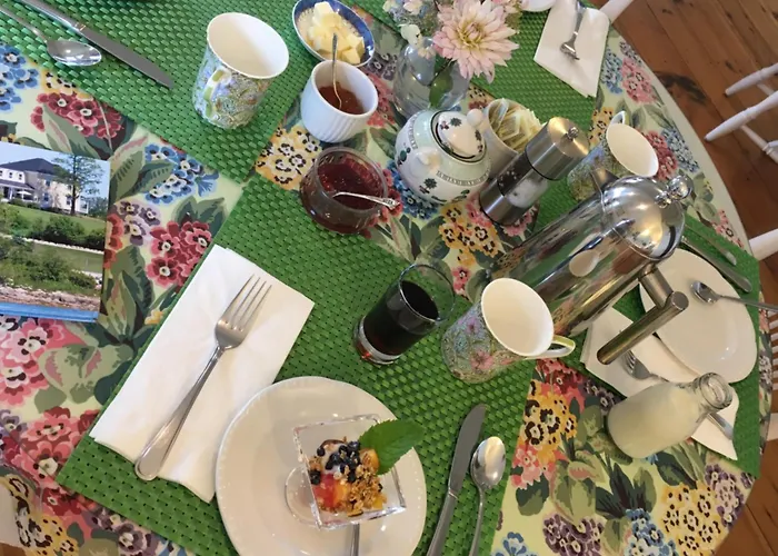 Bayview Pines Country Inn B&B