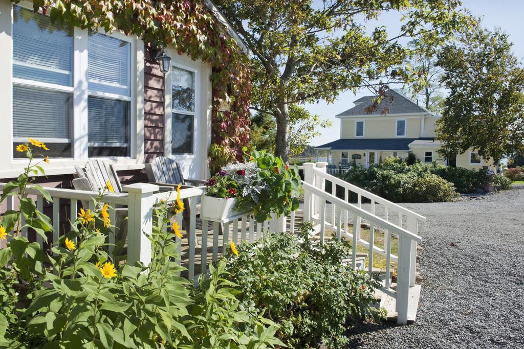 Bayview Pines Country Bed & Breakfast Mahone Bay