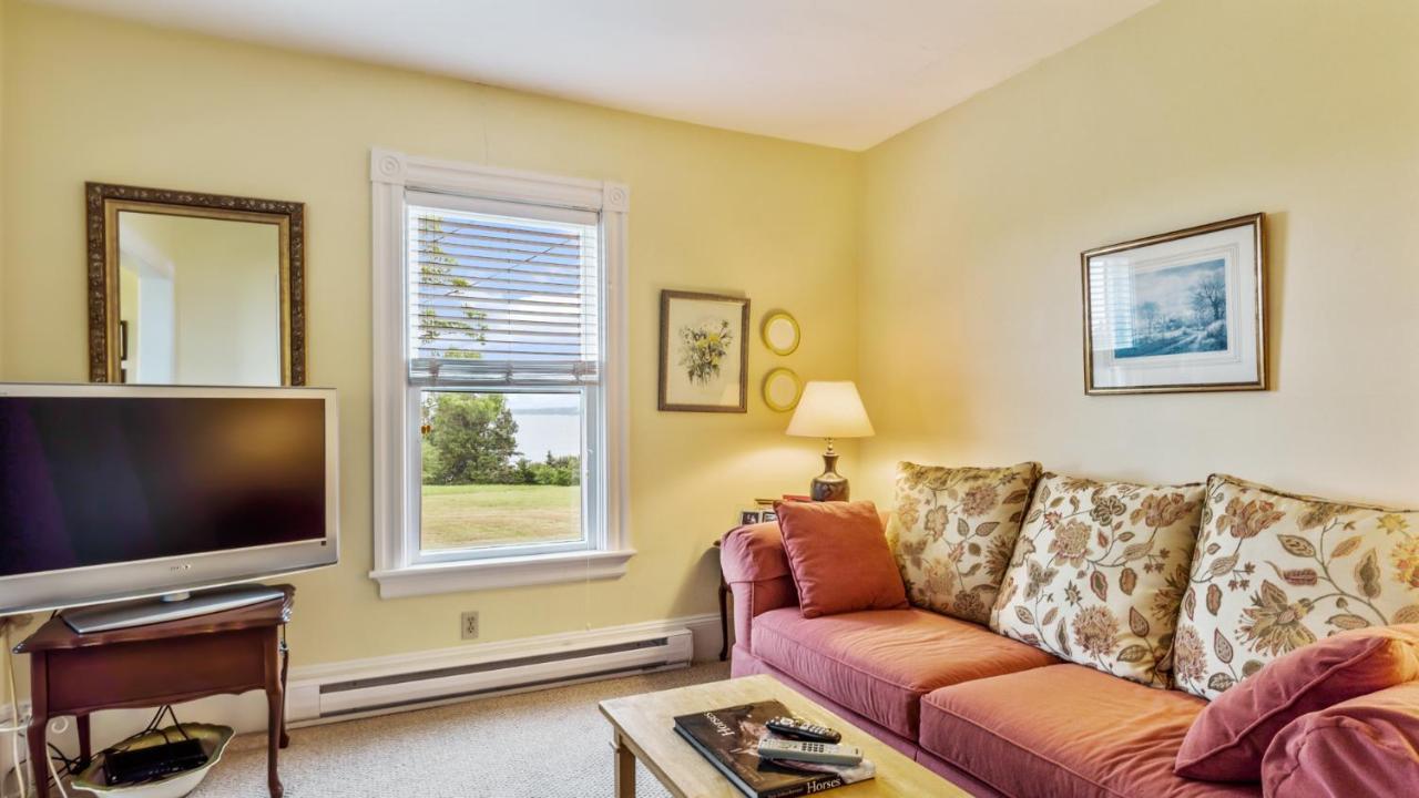 Bayview Pines Country 3*