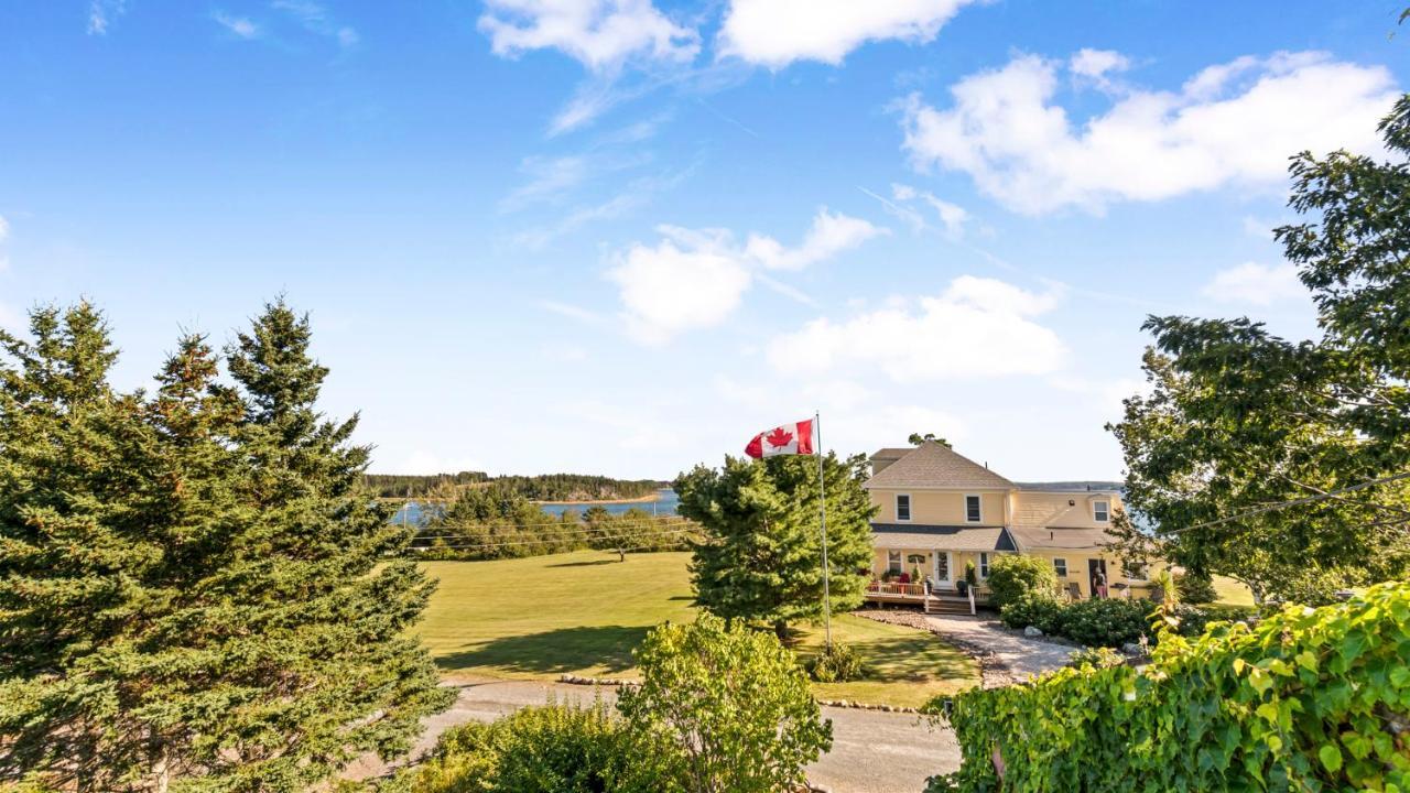 Bayview Pines Country Bed & Breakfast