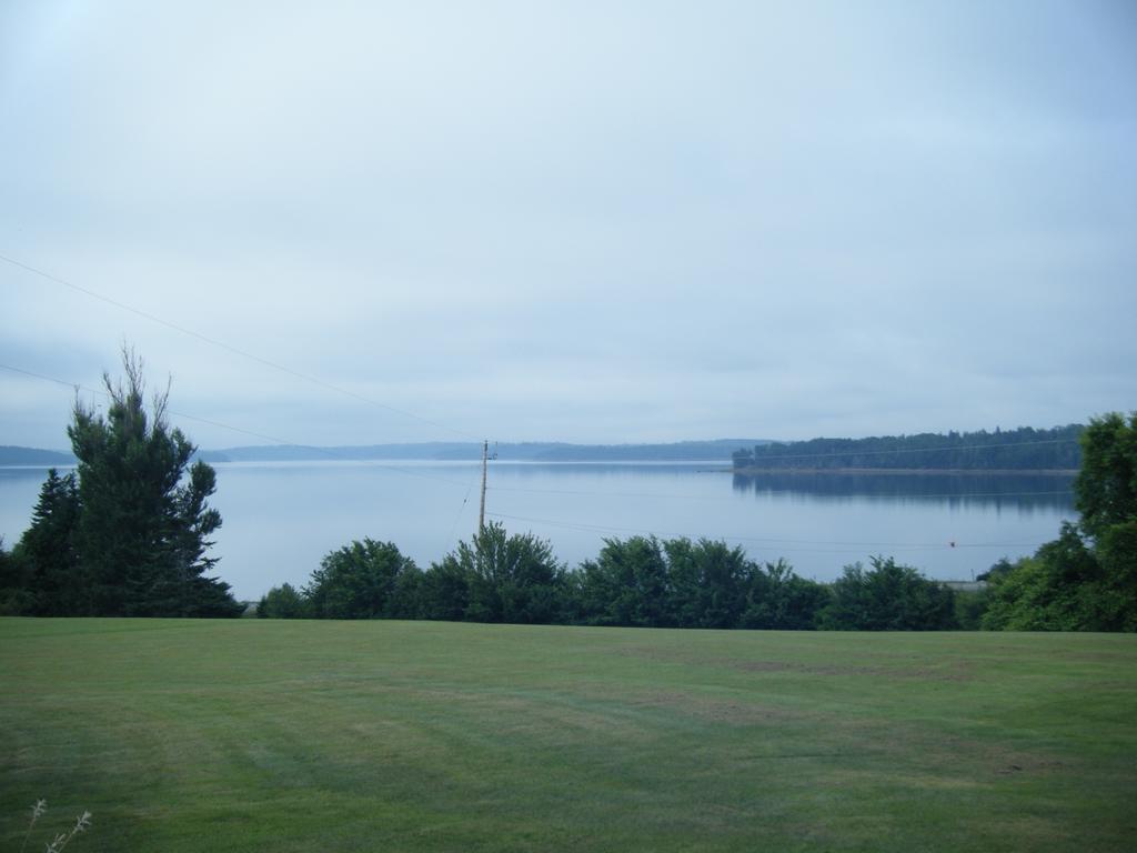 Bayview Pines Country