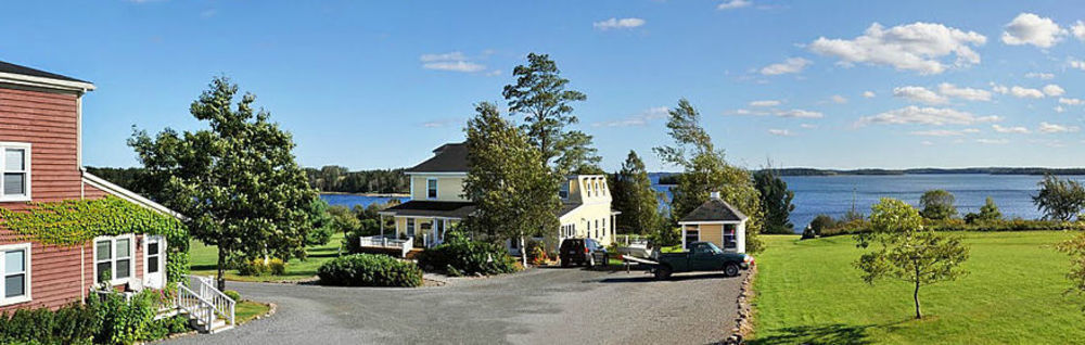 Bayview Pines Country Bed & Breakfast