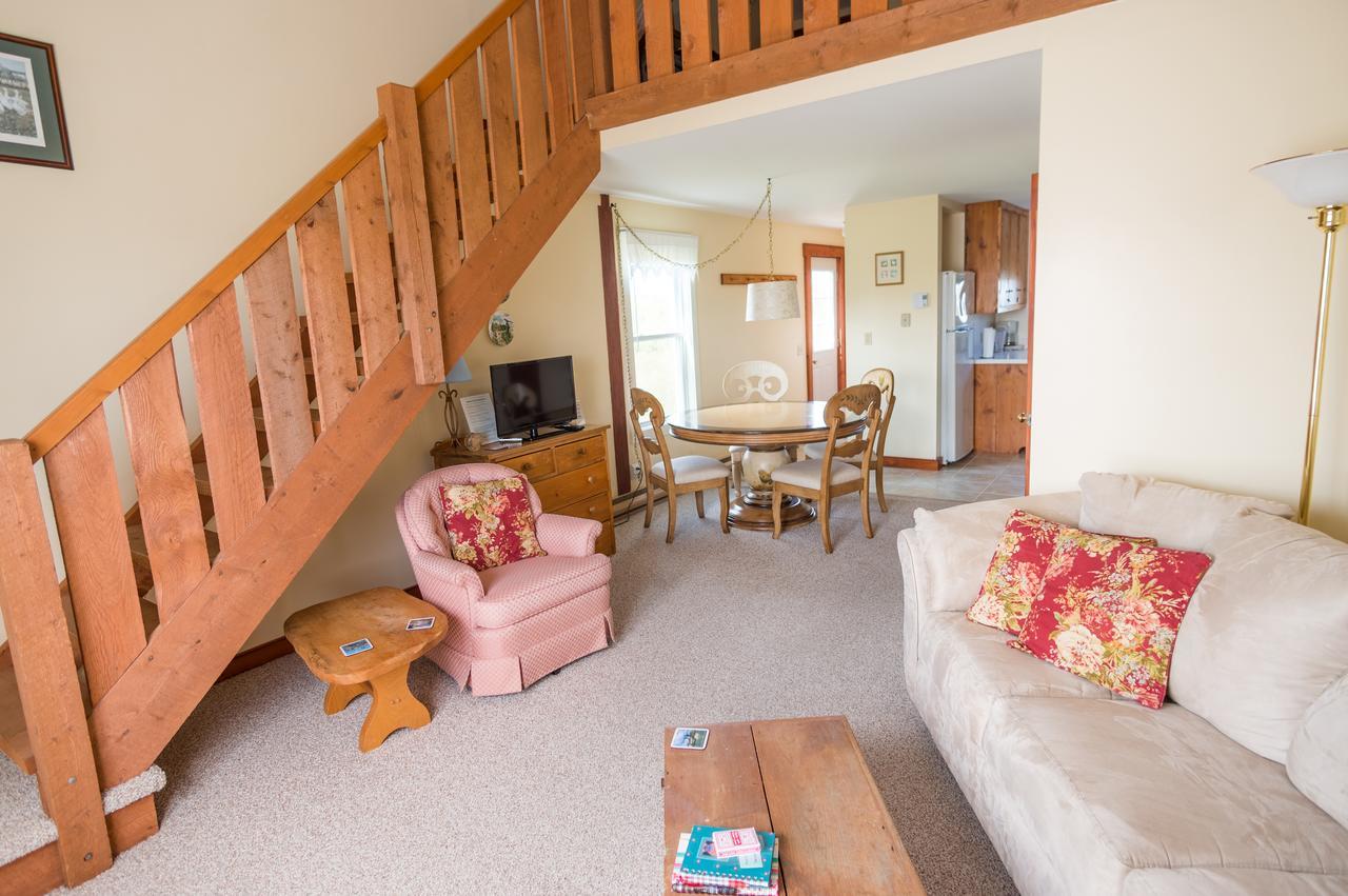 Bayview Pines Country 3*