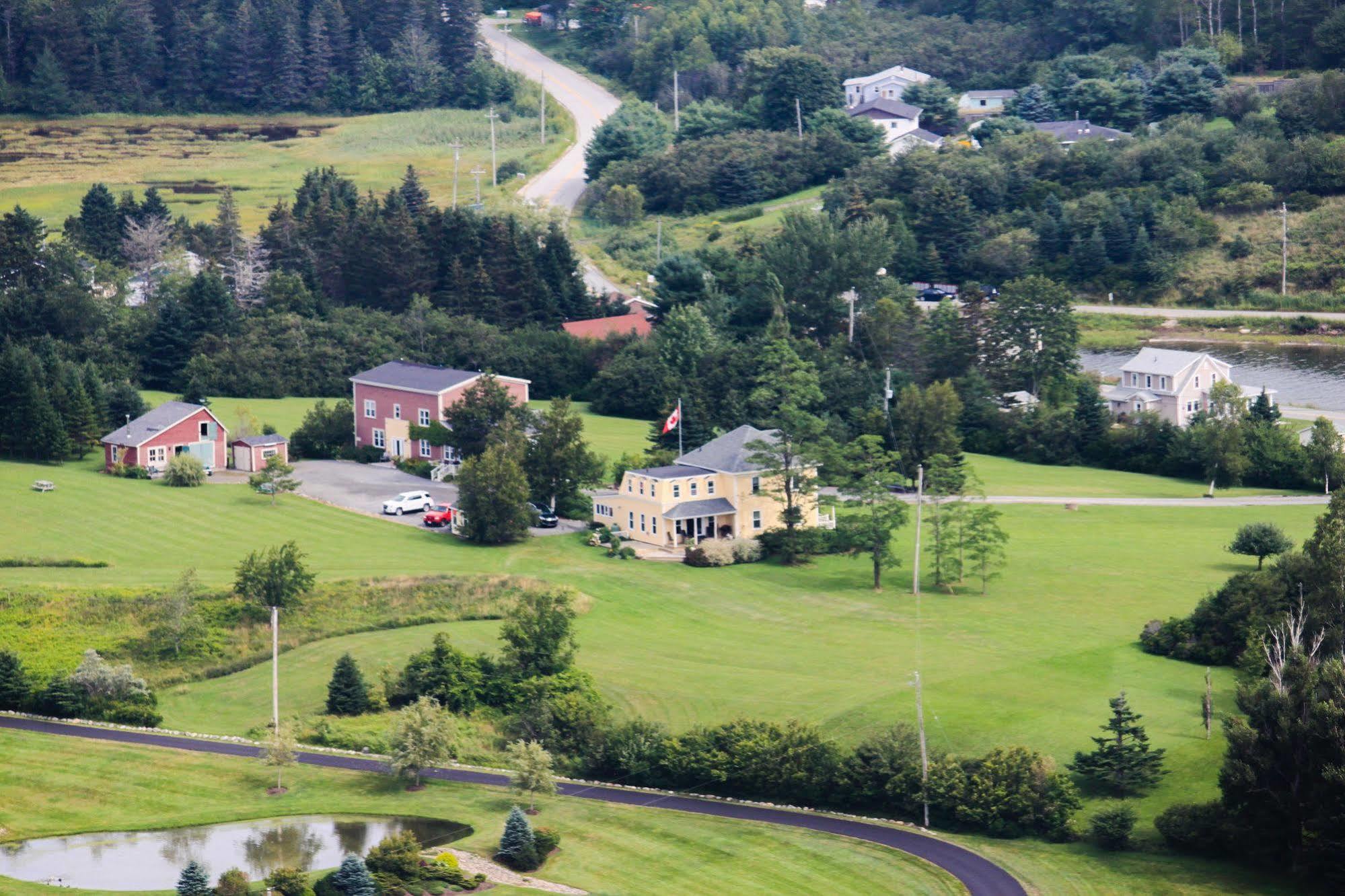 Bayview Pines Country Bed & Breakfast Mahone Bay